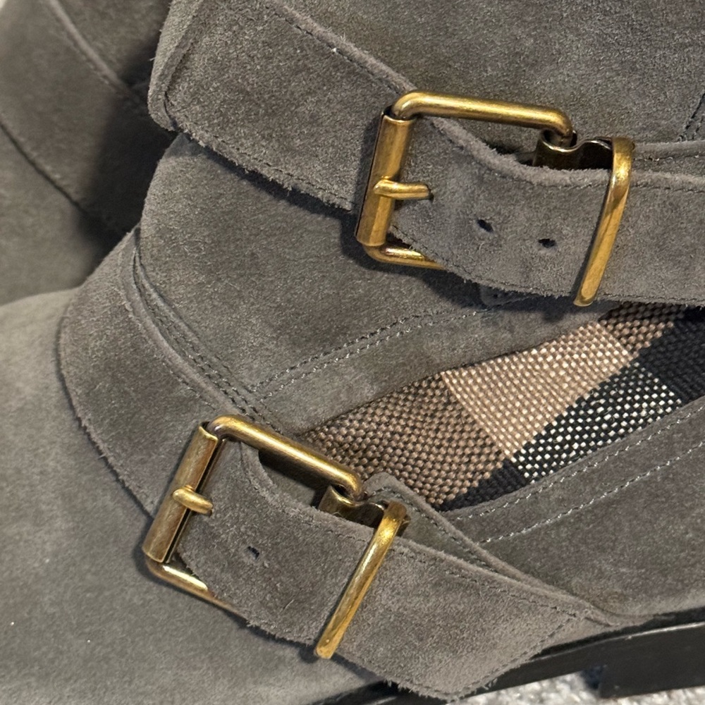 Burberry suede boot ๐ - Picture 9 of 11